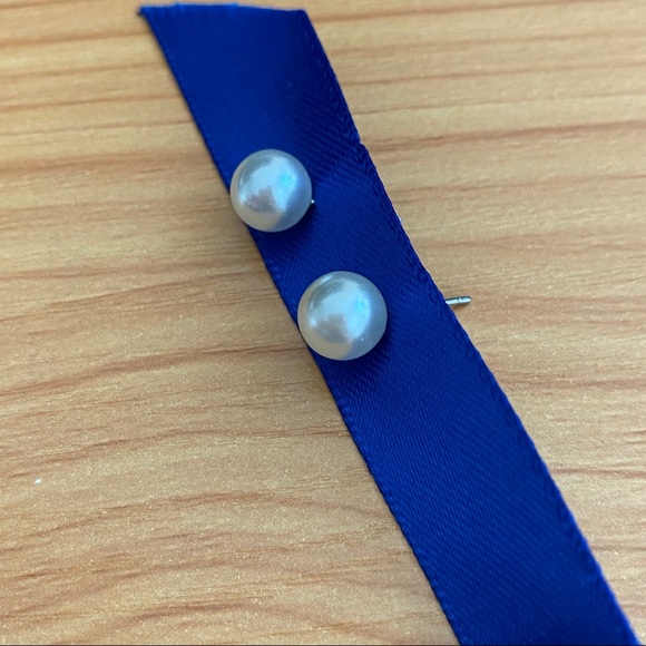 Set of 2 - Pearl and Heart Earrings - Picture 6 of 8